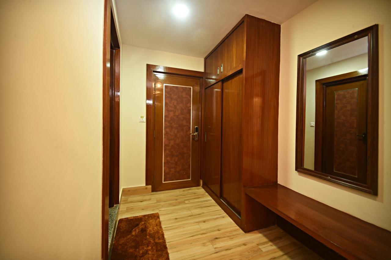 Hotel Simal Kathmandu Exteriör bild