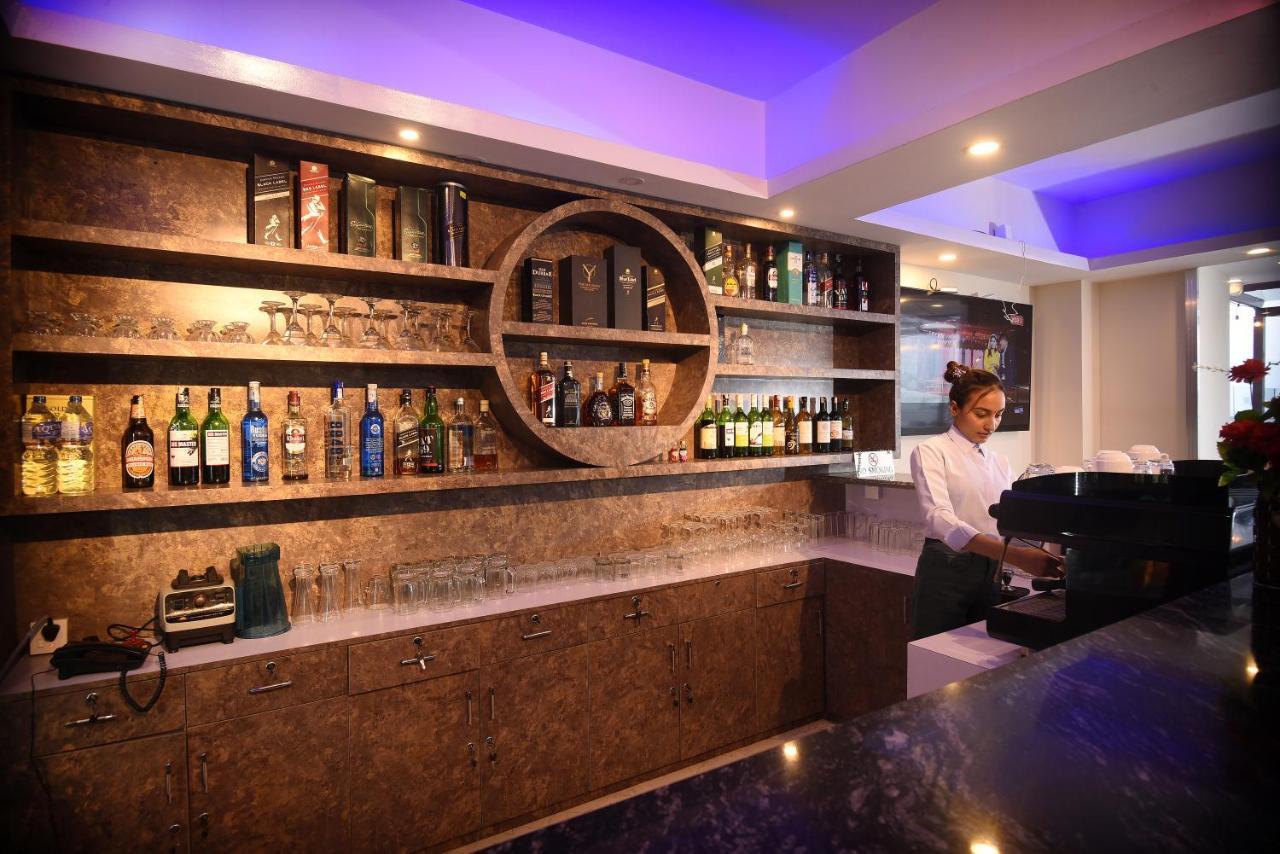 Hotel Simal Kathmandu Exteriör bild