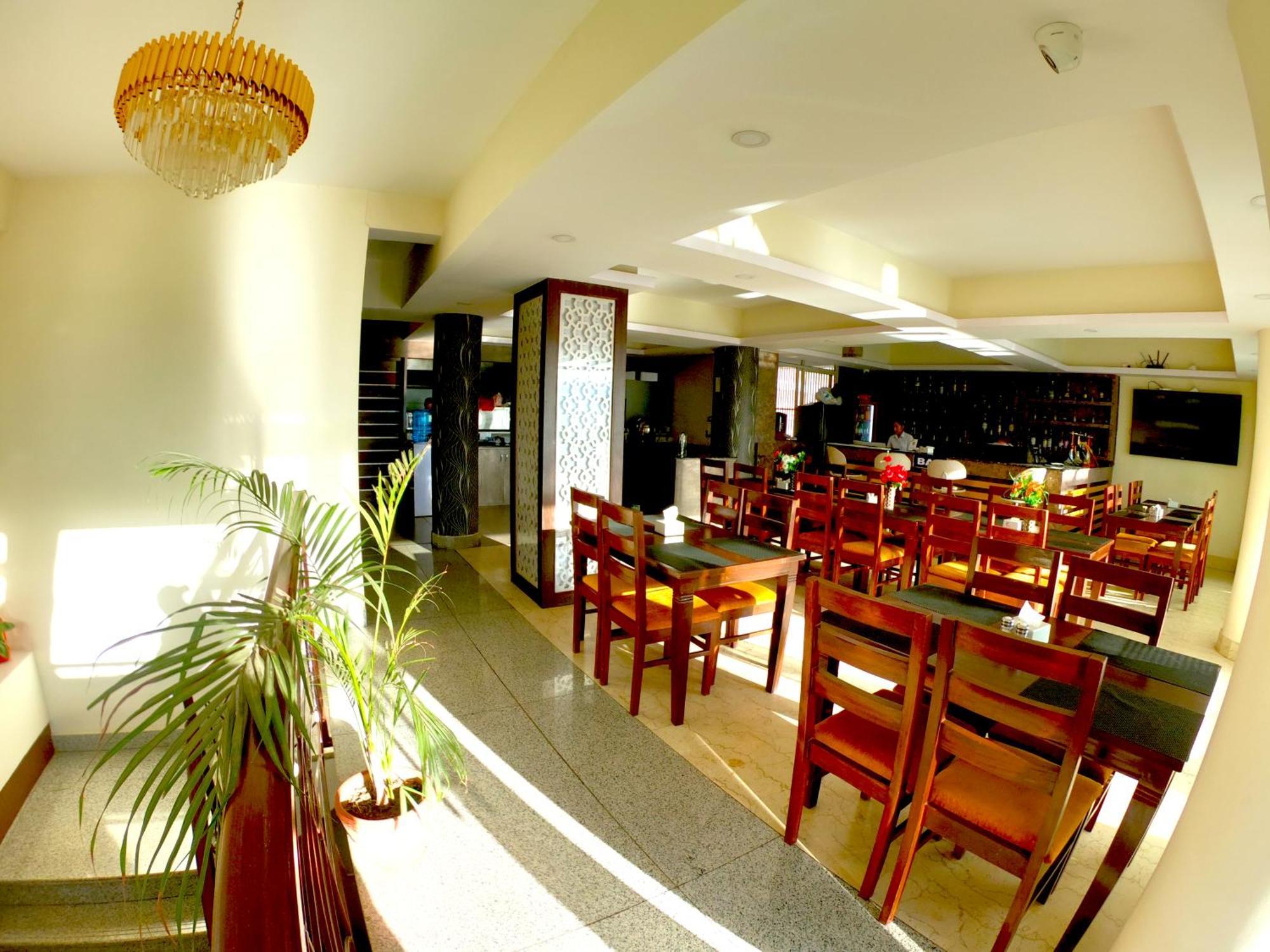 Hotel Simal Kathmandu Exteriör bild