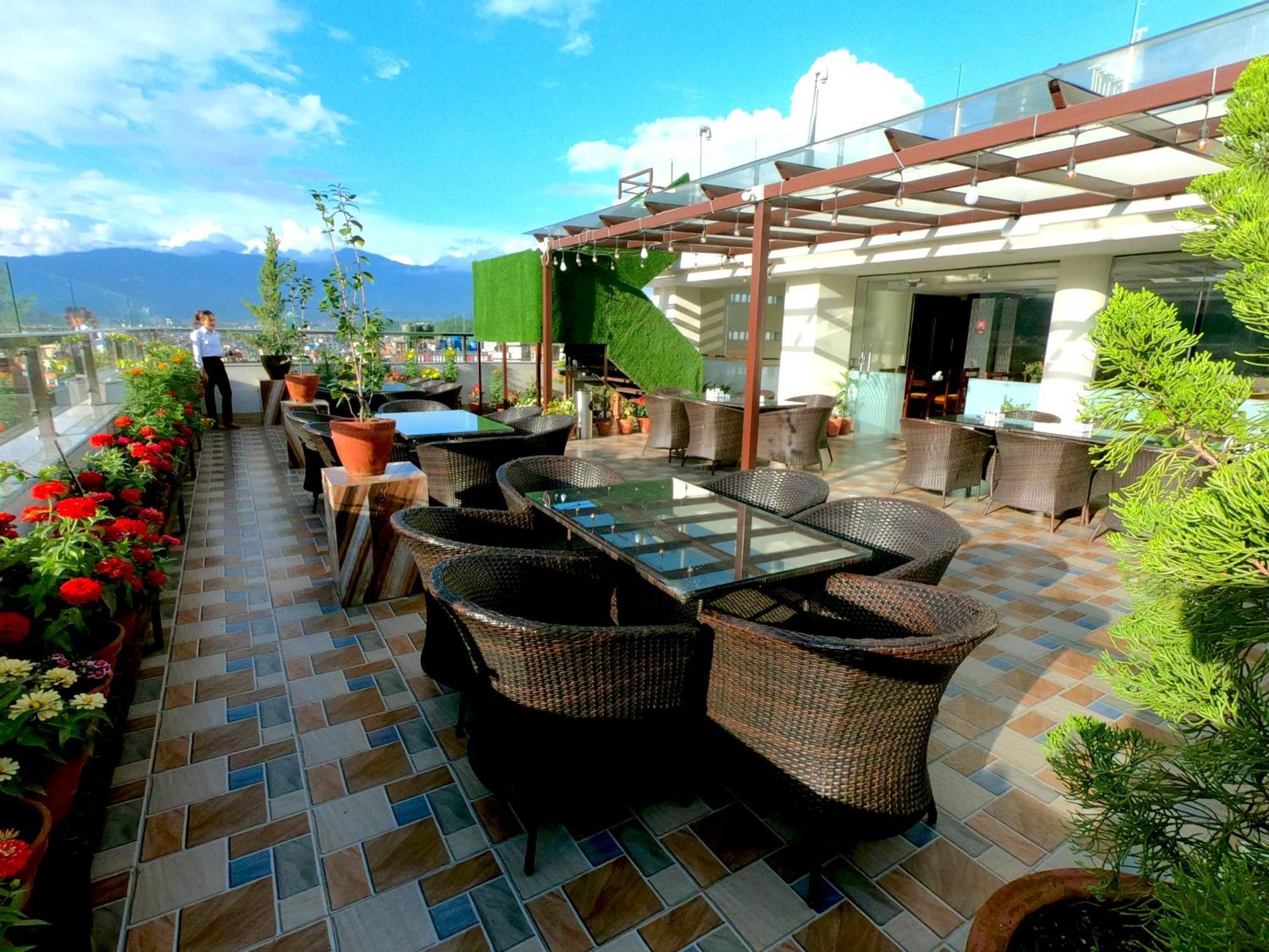 Hotel Simal Kathmandu Exteriör bild
