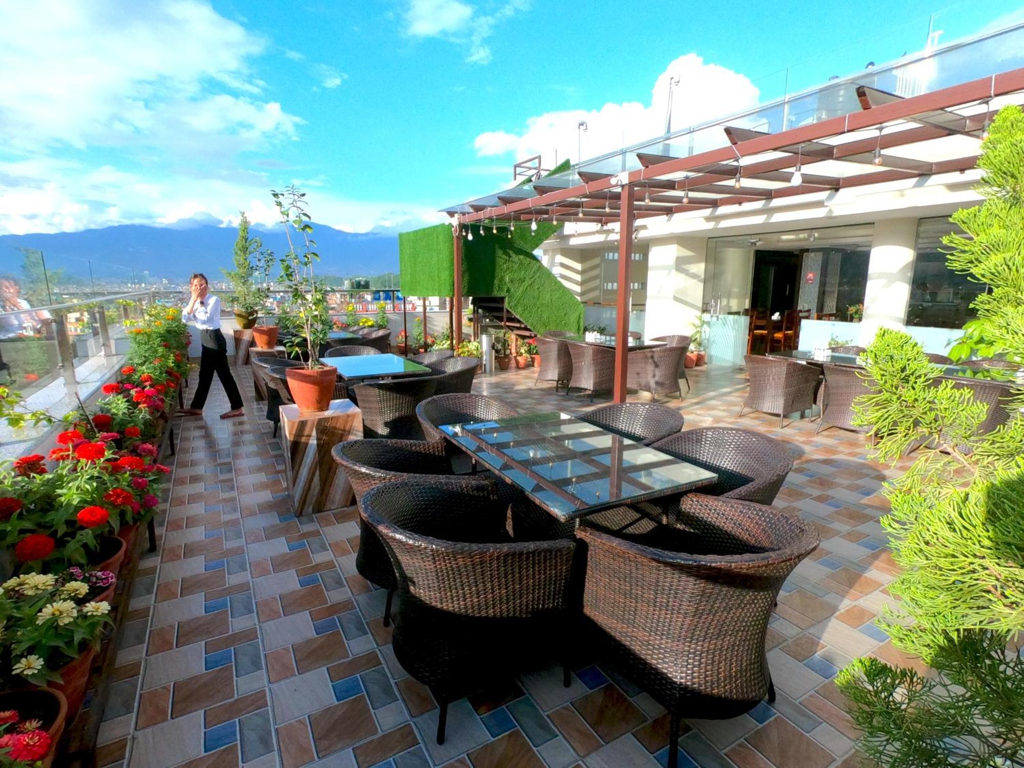Hotel Simal Kathmandu Exteriör bild