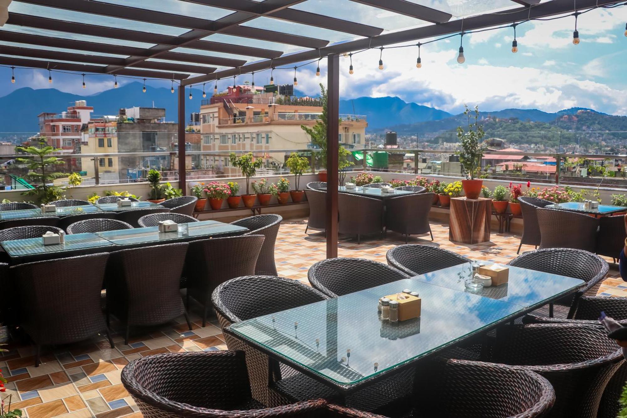 Hotel Simal Kathmandu Exteriör bild